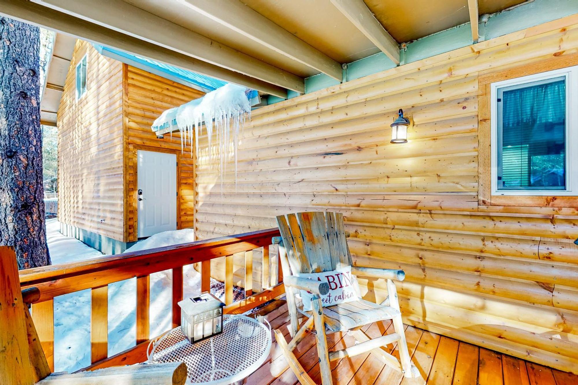 Dam Fun Cabin ไพน์ท็อป-เลคไซด์ ภายนอก รูปภาพ
